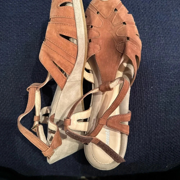 Beutifeel heals - Picture 2 of 3